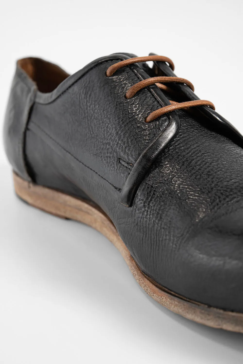 BRUCE rugged-black derby shoes.