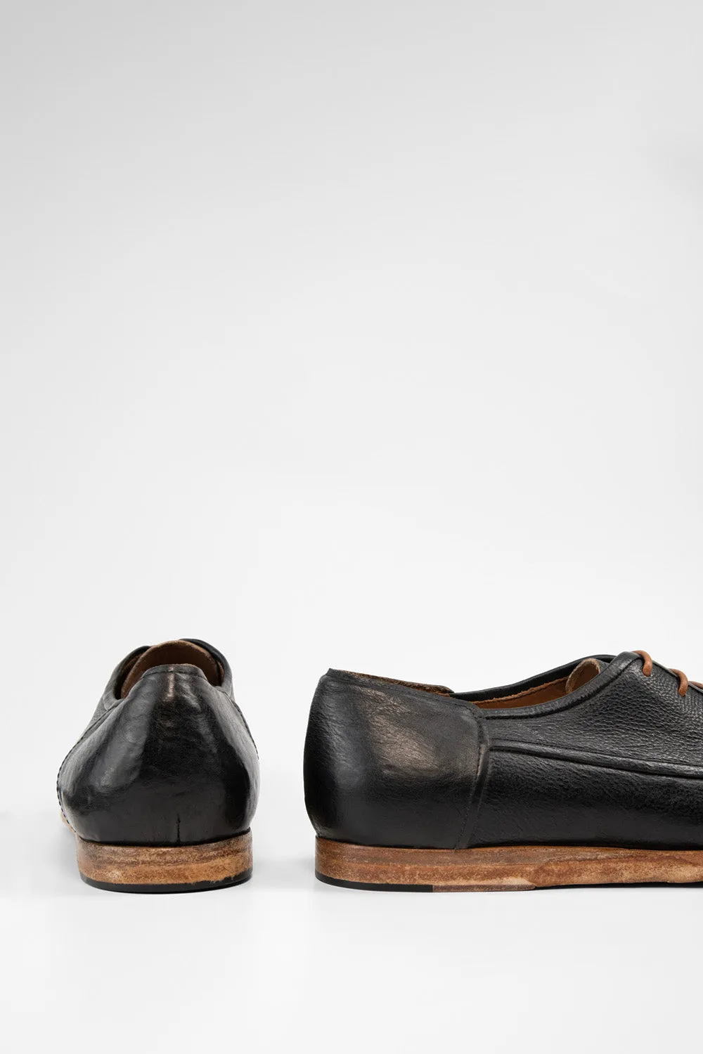 BRUCE rugged-black derby shoes.