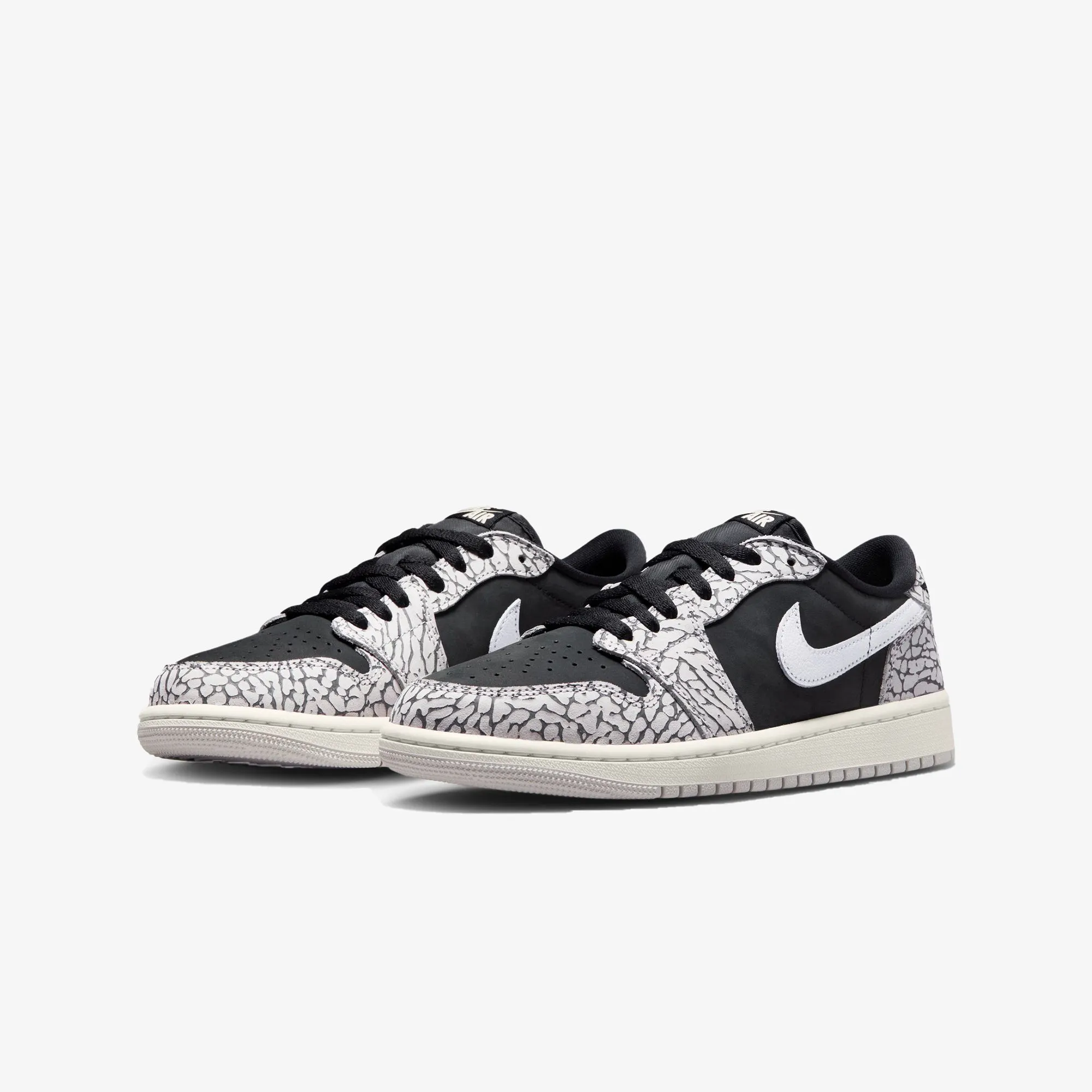 Jordan | WMN'S AIR JORDAN 1 LOW OG  { BLACK/MUSLIN-TECH GREY-WHITE