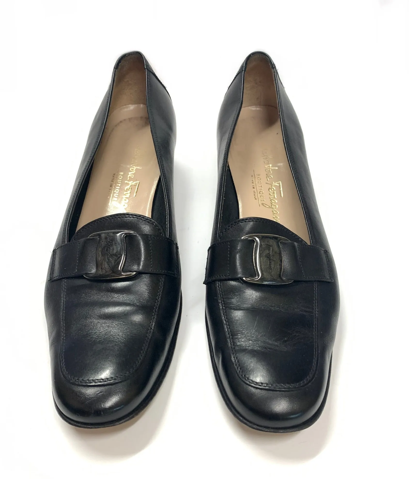 SALVATORE FERRAGAMO LEATHER PUMPS WITH SIGNATURE BUCKLE SIZE 8.5 2A