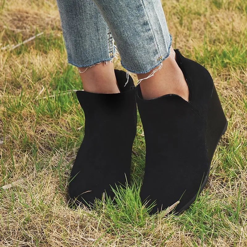 Women Winter Fashion Medium High Leopard Suede Wedge Boots