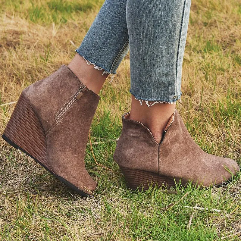 Women Winter Fashion Medium High Leopard Suede Wedge Boots